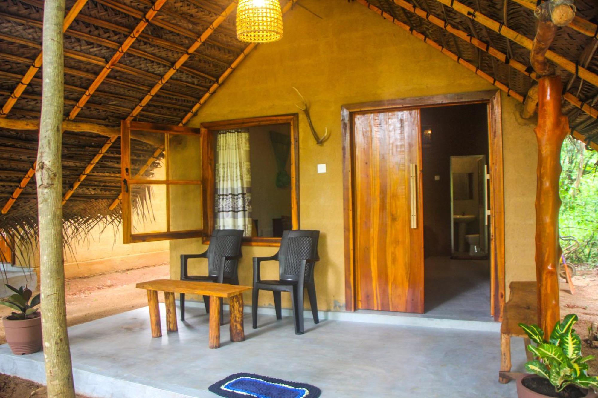 Jungle Host Hostel And Tree House Sigiriya Eksteriør billede