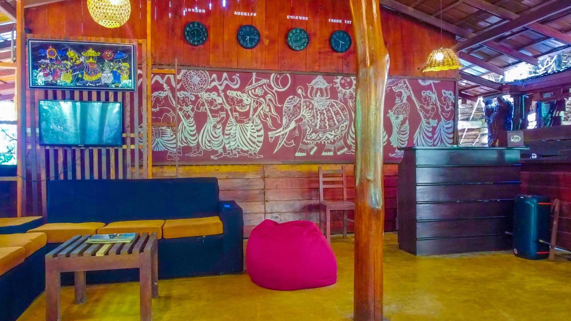 Jungle Host Hostel And Tree House Sigiriya Eksteriør billede